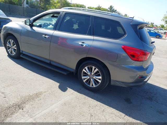 Nissan Pathfinder Sv