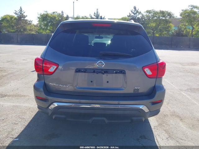 Nissan Pathfinder Sv