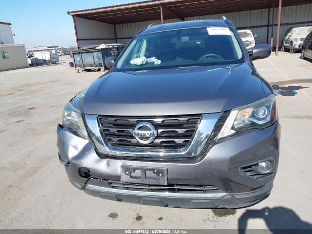 Nissan Pathfinder Sv