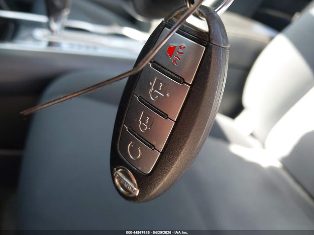 Nissan Pathfinder Sv