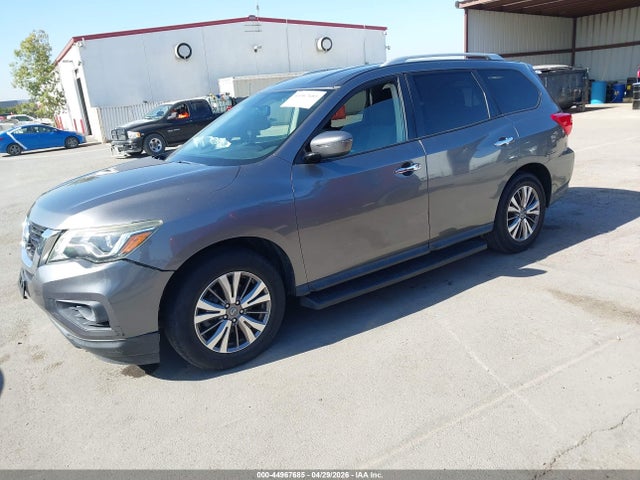 Nissan Pathfinder Sv