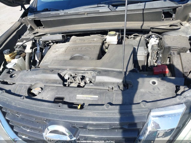 Nissan Pathfinder Sv