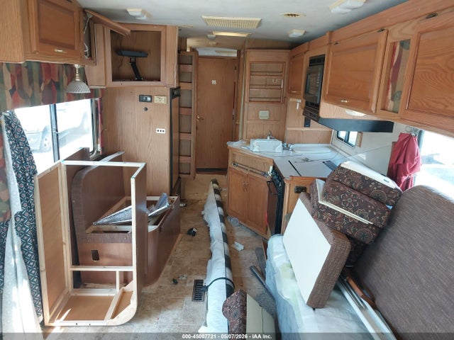 Ford F-550 Super Duty Stripped Chass