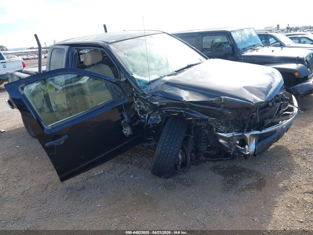 Salvage Nissan Frontier Image