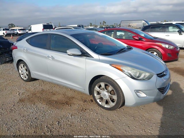 Salvage Hyundai ELANTRA Image