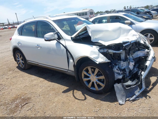 Salvage INFINITI Qx Image