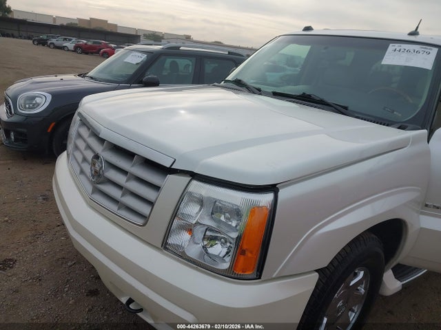Cadillac Escalade Standard