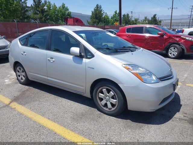 Salvage Toyota Prius Image
