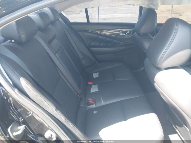 INFINITI Q50 Luxe