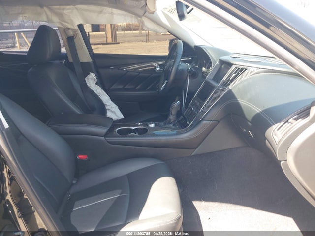 INFINITI Q50 Luxe