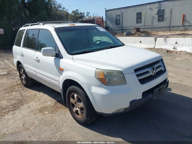 Salvage Honda Pilot Image