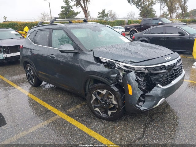 Salvage Kia Seltos Image