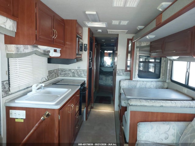 Workhorse Custom Chassis Motorhome Chassis W22