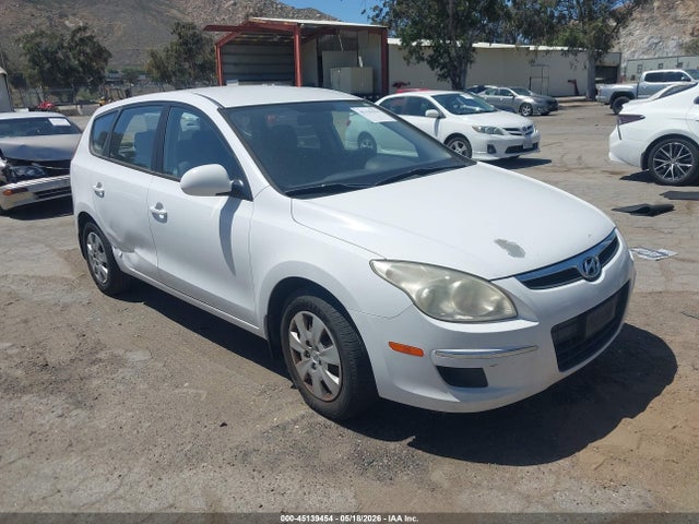 Salvage Hyundai ELANTRA Image