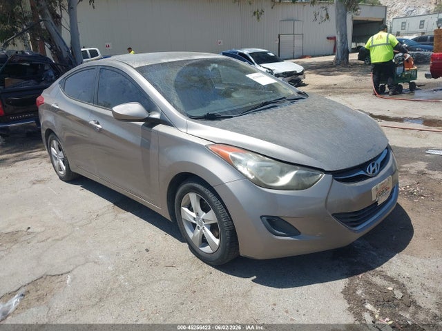 Salvage Hyundai ELANTRA Image