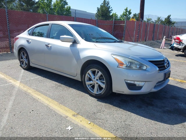 Salvage Nissan Altima Image