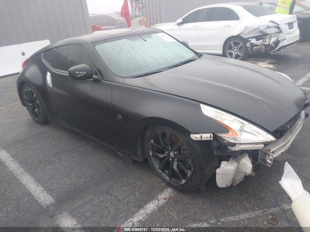 Salvage Nissan 370Z Image