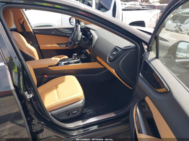 Lexus NX Premium