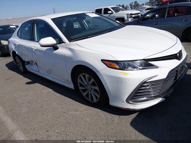 Salvage Toyota Camry Image