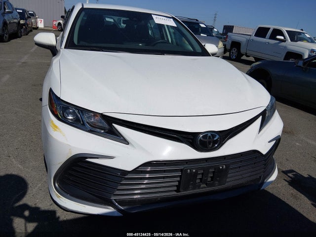 Toyota Camry Le