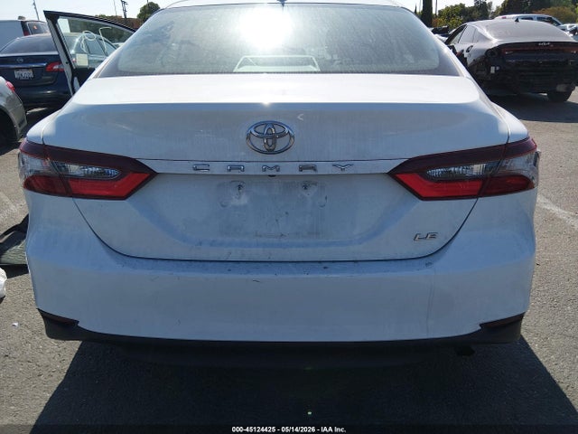 Toyota Camry Le
