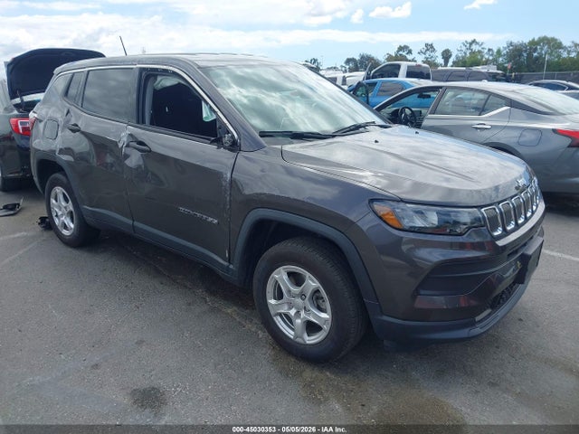 Salvage Jeep Compass Image