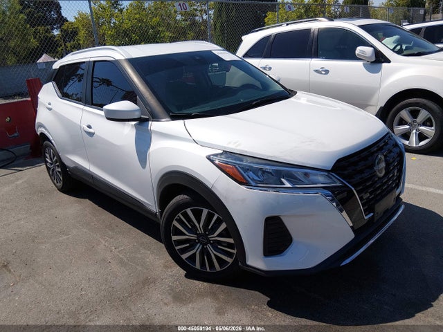 Salvage Nissan Kicks Image