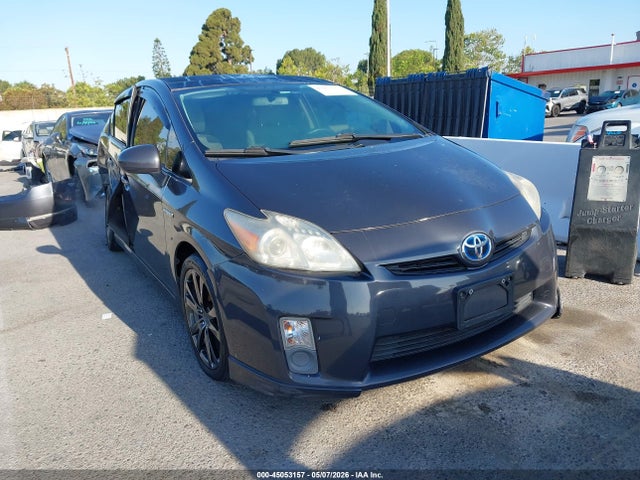 Salvage Toyota Prius Image