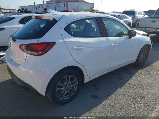 Toyota Yaris Le