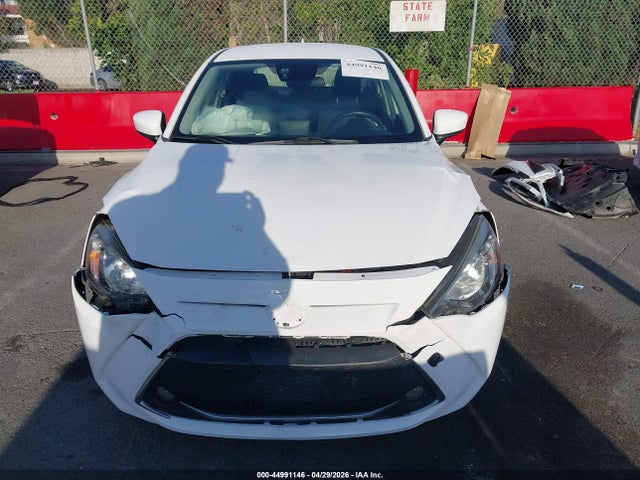 Toyota Yaris Le