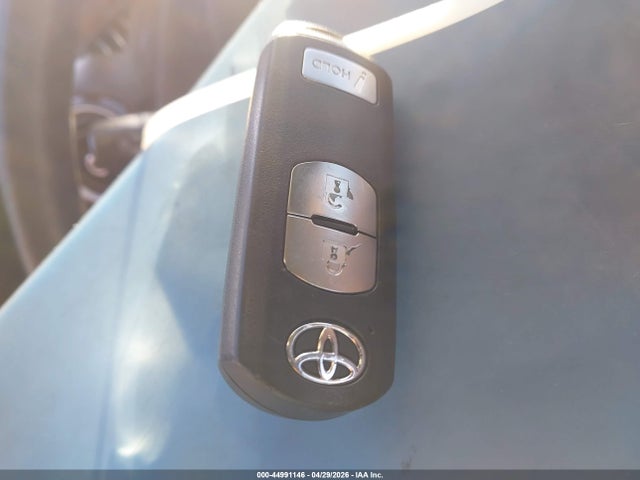 Toyota Yaris Le