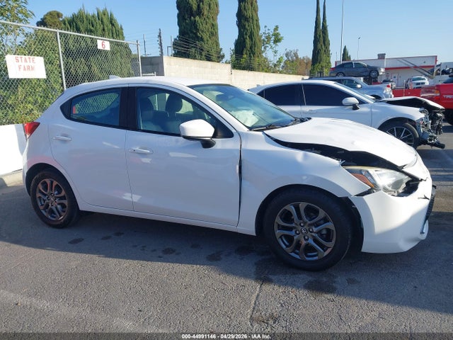 Toyota Yaris Le