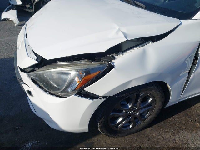 Toyota Yaris Le