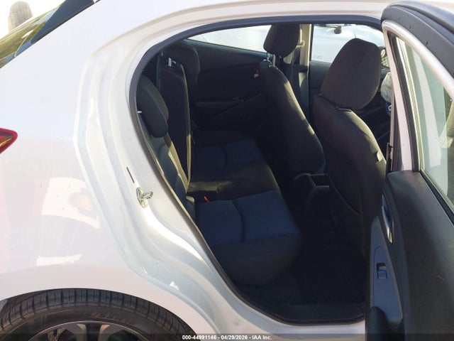 Toyota Yaris Le