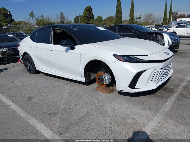 Salvage Toyota Camry Image