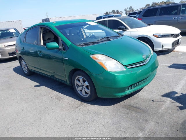 Salvage Toyota Prius Image