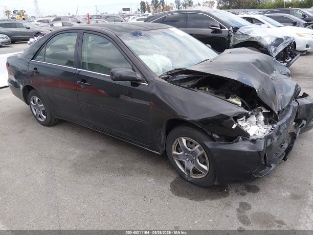 Salvage Toyota Camry Image