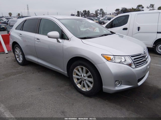 Salvage Toyota Venza Image
