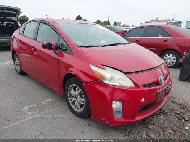 Salvage Toyota Prius Image