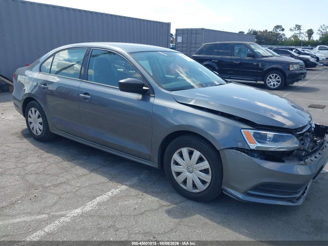 Salvage Volkswagen Jetta Image