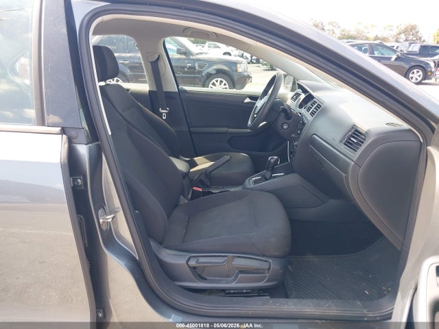 Volkswagen Jetta 1.4t S