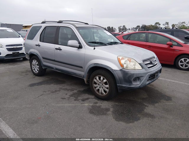 Salvage Honda CR-V Image