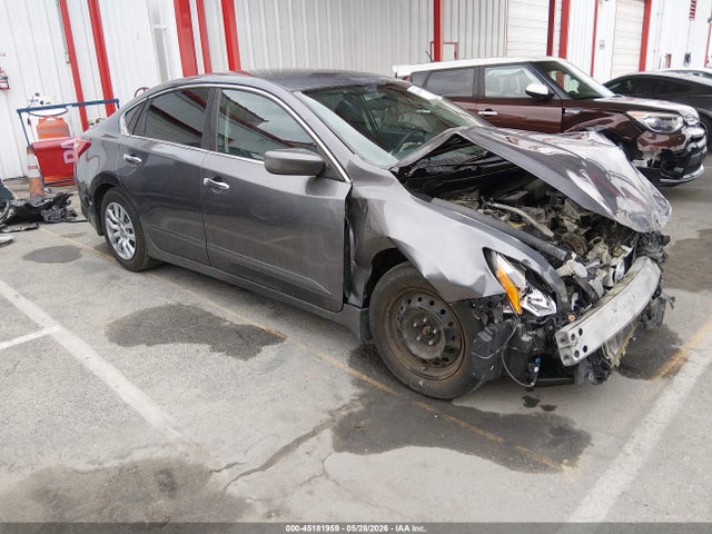 Salvage Nissan Altima Image