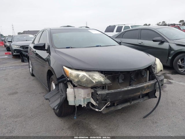 Salvage Toyota Camry Image