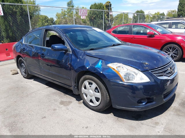 Salvage Nissan Altima Image