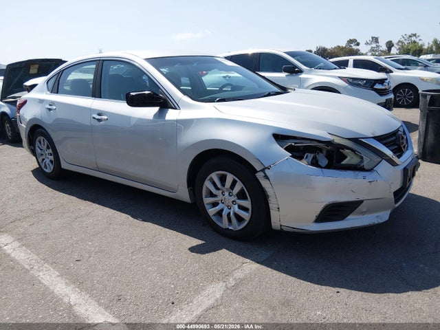 Salvage Nissan Altima Image