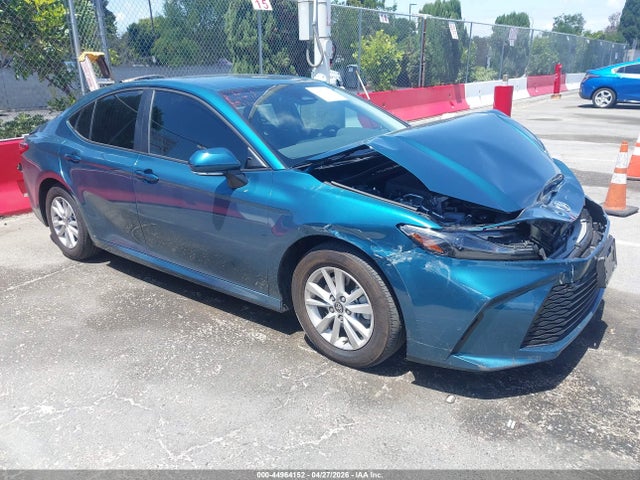 Salvage Toyota Camry Image
