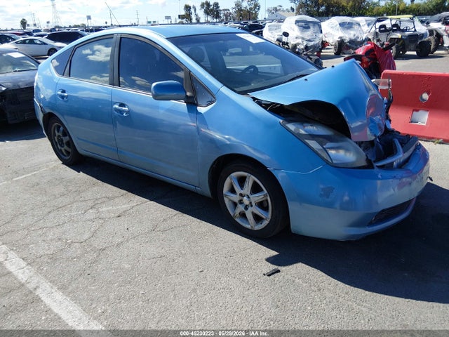 Salvage Toyota Prius Image