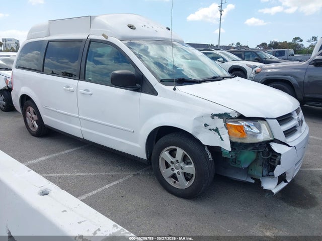 Salvage Dodge Grand Caravan Image
