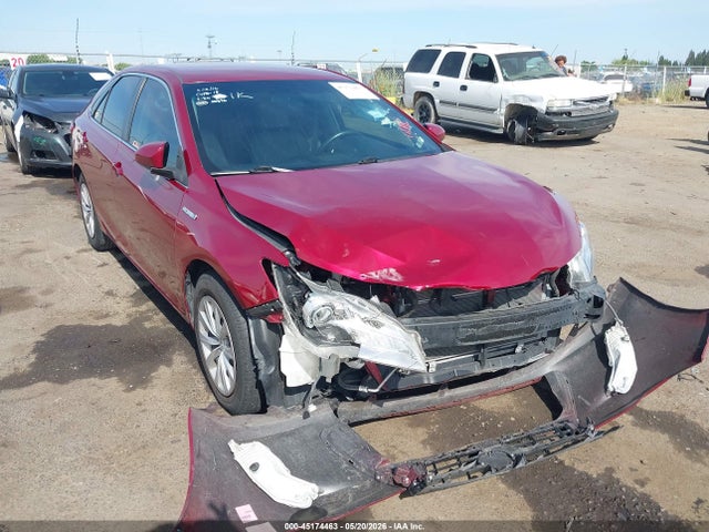 Salvage Toyota Camry Image